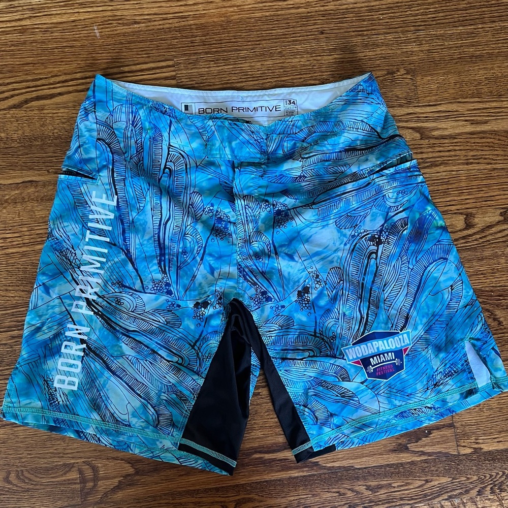 Born primitive American defender shorts size 34